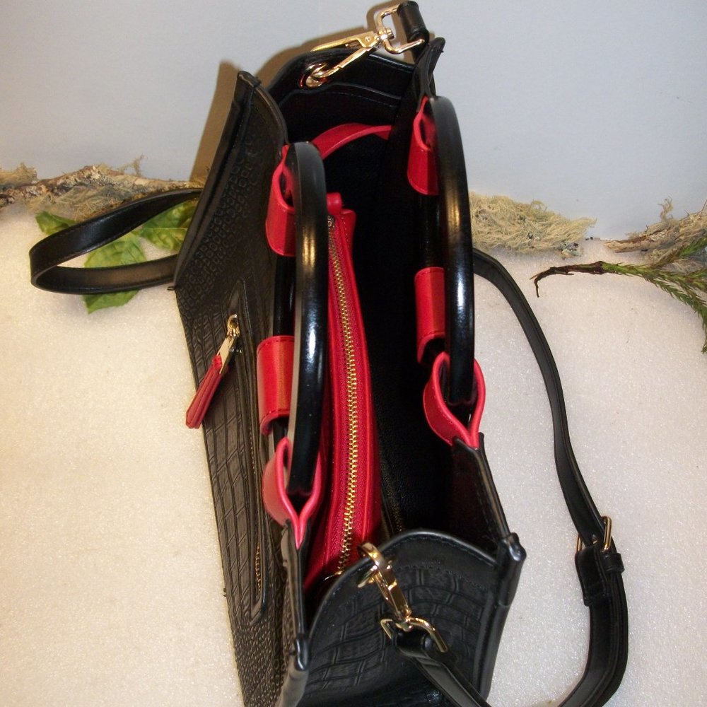 LIKE DREAMS Black & Red Croc Embossed Tote Bag PLUS Cosmetic Bag Insert NEW - Picture 11 of 14